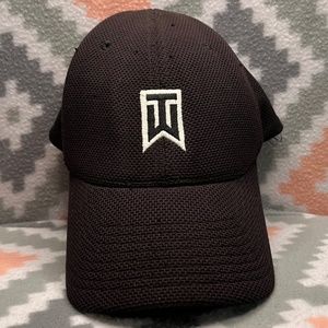 Men's Nike Golf Tiger Woods Black S/M Fitted Baseball Hat